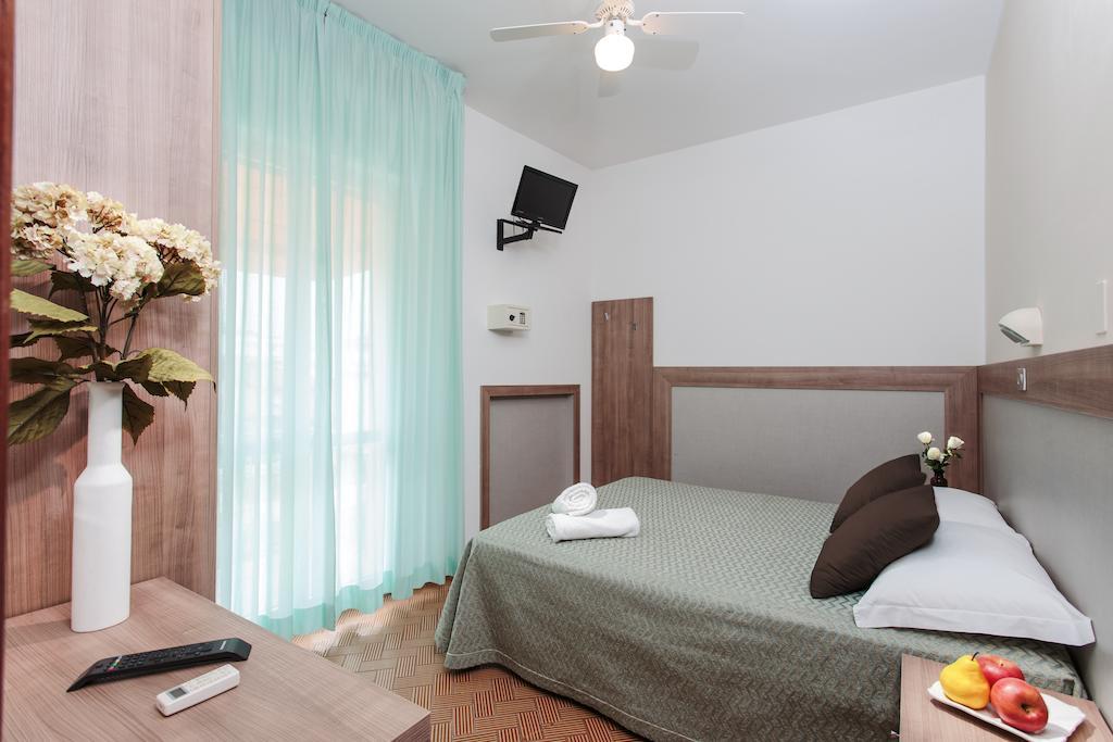 Hotel Gaia Rimini Cameră foto